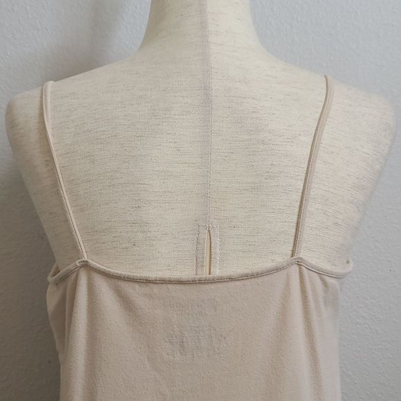 JUNIORS PLUS SIZE NO BOUNDARIES WOMAN'S TOP - Picture 4 of 6